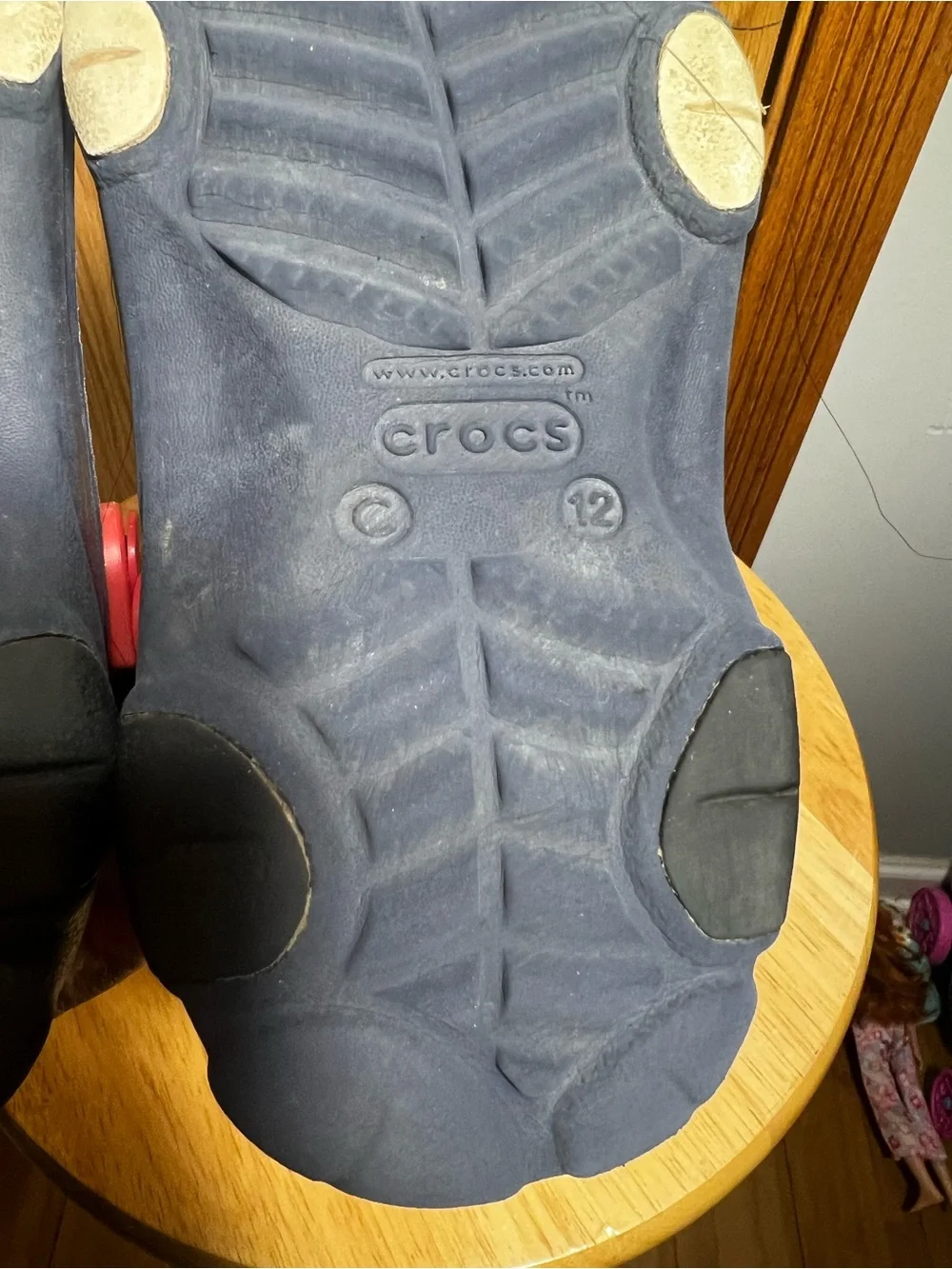 CROCS bright red